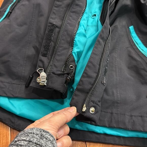 The North Face Women’s Black and Teal Hyvent Jacket size M - Picture 11 of 11